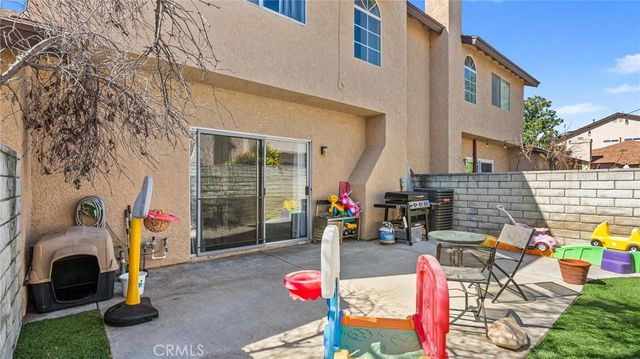 22905 Banyan 228, Saugus, CA 91390