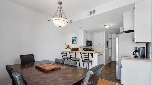 22905 Banyan 228, Saugus, CA 91390