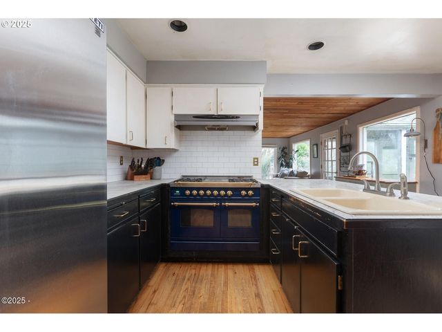 381 S ANDERSON CREEK Rd, Lincoln City, OR 97367