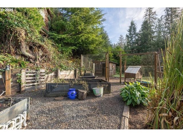 381 S ANDERSON CREEK Rd, Lincoln City, OR 97367