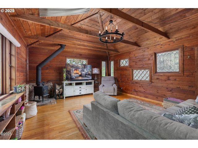 381 S ANDERSON CREEK Rd, Lincoln City, OR 97367