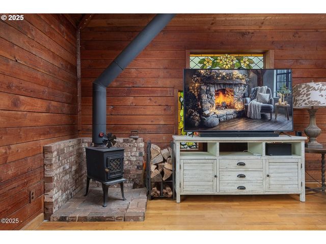 381 S ANDERSON CREEK Rd, Lincoln City, OR 97367