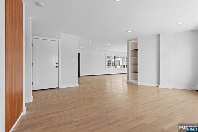 7 Sterling Place 1, Edgewater, NJ 07020