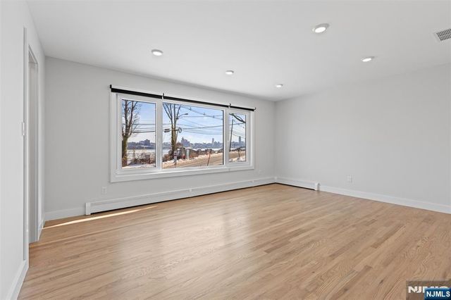 7 Sterling Place 1, Edgewater, NJ 07020