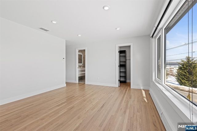 7 Sterling Place 1, Edgewater, NJ 07020