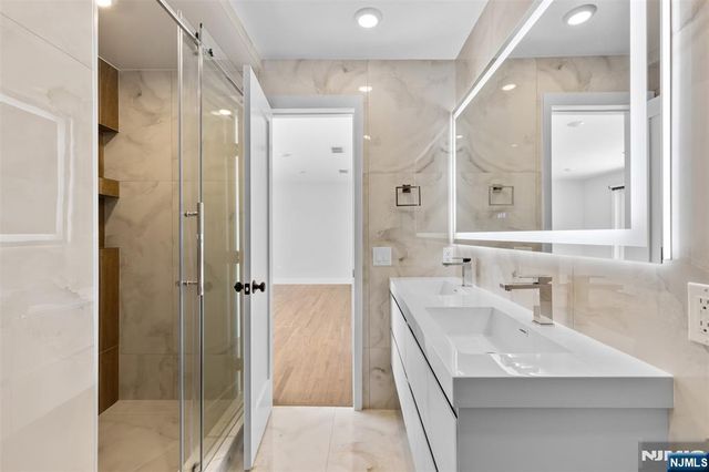 7 Sterling Place 1, Edgewater, NJ 07020