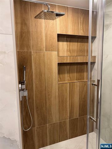 7 Sterling Place 1, Edgewater, NJ 07020