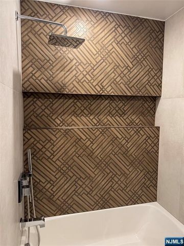 7 Sterling Place 1, Edgewater, NJ 07020