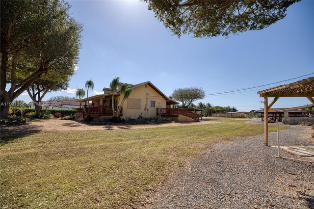 23550 SW 214th Pl, Homestead, FL 33031