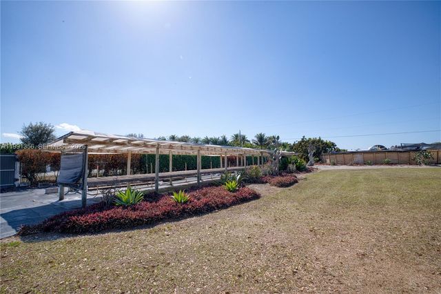 23550 SW 214th Pl, Homestead, FL 33031