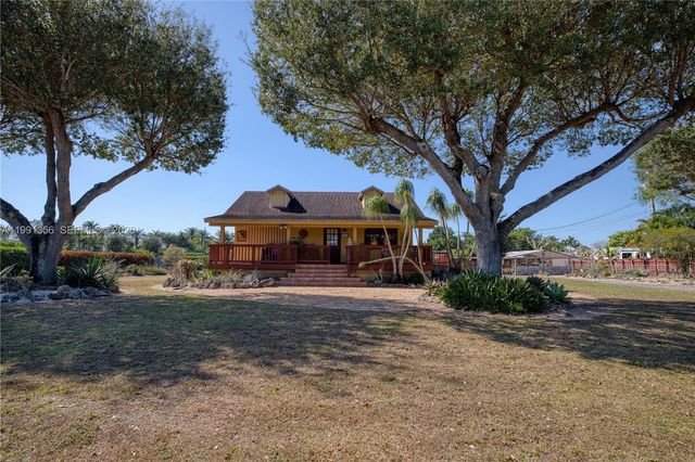 23550 SW 214th Pl, Homestead, FL 33031