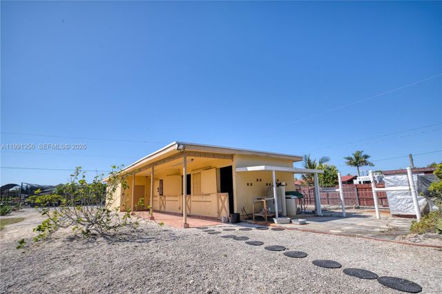 23550 SW 214th Pl, Homestead, FL 33031