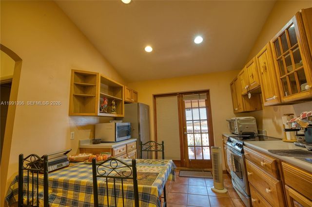 23550 SW 214th Pl, Homestead, FL 33031