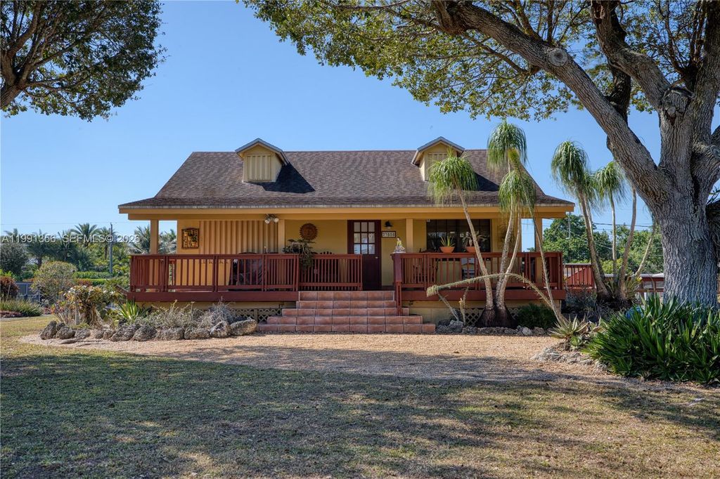 23550 SW 214th Pl, Homestead, FL 33031