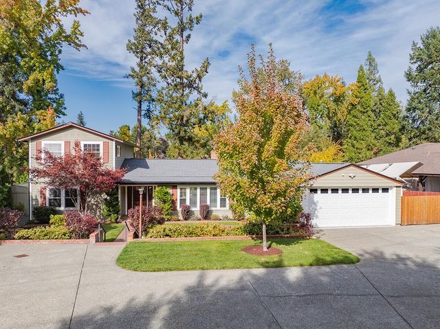 2250 Rogue River Highway, Grants Pass, OR 97527