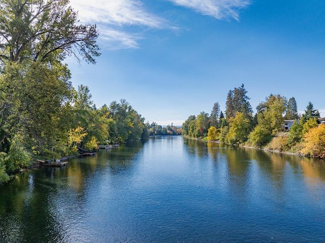 2250 Rogue River Highway, Grants Pass, OR 97527