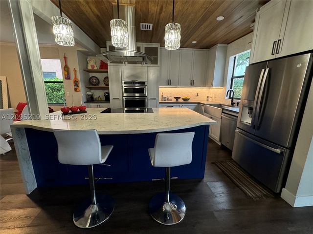 8818 W 33 RD Ave, Hialeah, FL 33018