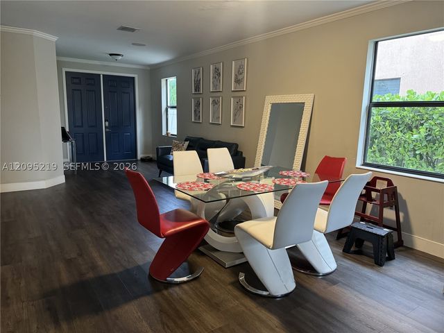 8818 W 33 RD Ave, Hialeah, FL 33018