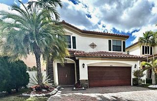 8818 W 33 RD Ave, Hialeah, FL 33018