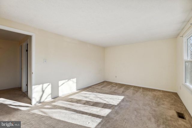 15023 OAK CREST CT, Dumfries, VA 22025