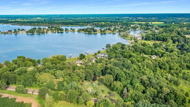 11987 W Indian Lake Drive, Vicksburg, MI 49097