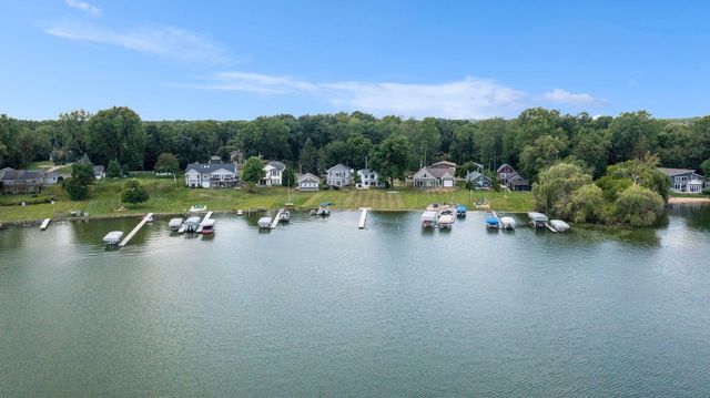 11987 W Indian Lake Drive, Vicksburg, MI 49097