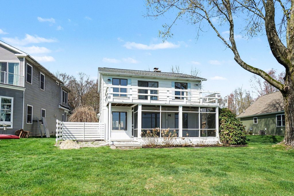 11987 W Indian Lake Drive, Vicksburg, MI 49097