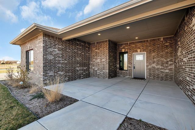 5146 N Lycee St, Bel Aire, KS 67226