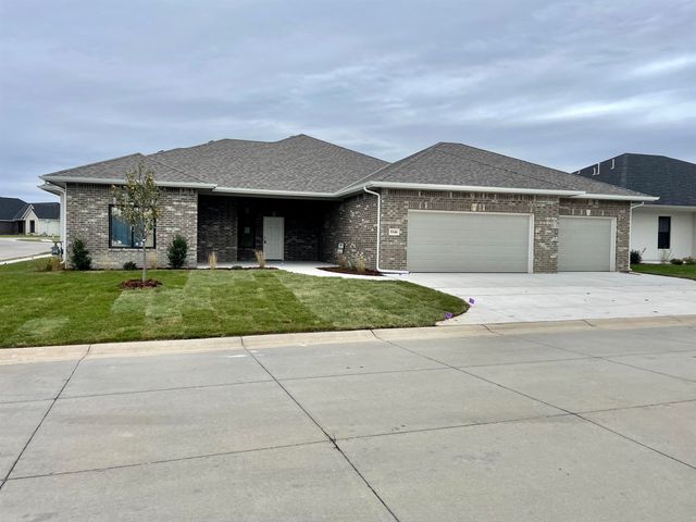 5146 N Lycee St, Bel Aire, KS 67226