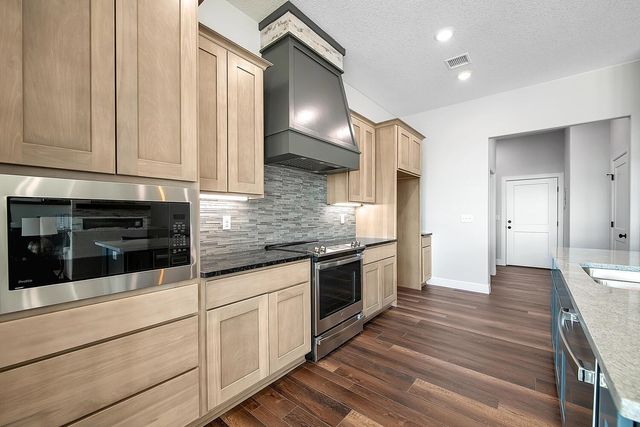 5146 N Lycee St, Bel Aire, KS 67226