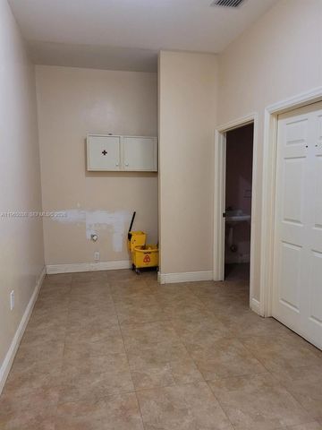4796 NW 167Th St, Miami Lakes, FL 33014
