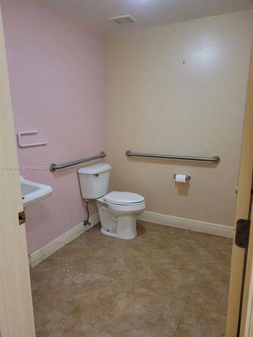 4796 NW 167Th St, Miami Lakes, FL 33014