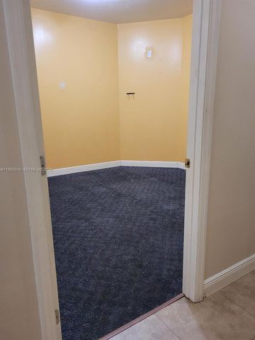 4796 NW 167Th St, Miami Lakes, FL 33014
