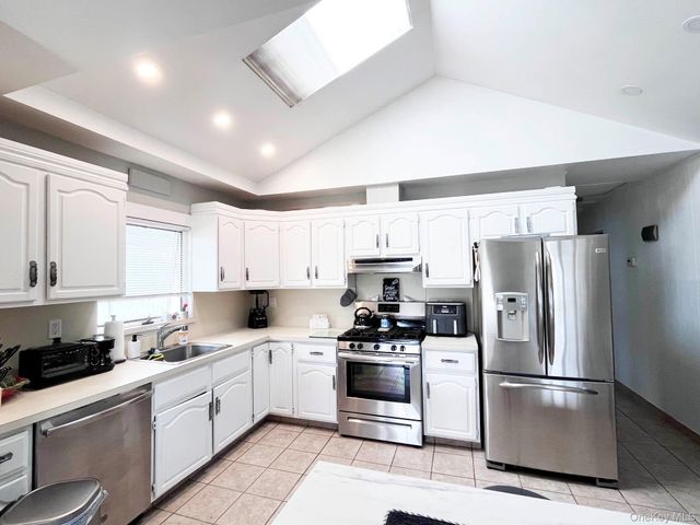 36 2nd Avenue, East Rockaway, NY 11518