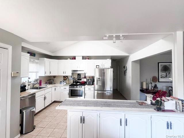 36 2nd Avenue, East Rockaway, NY 11518