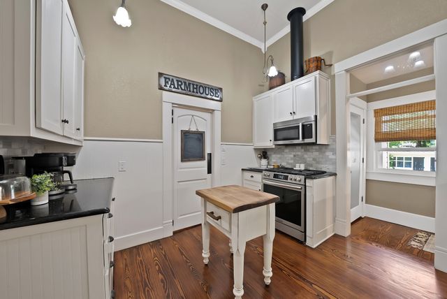 410 W Spring Street, Weatherford, TX 76086
