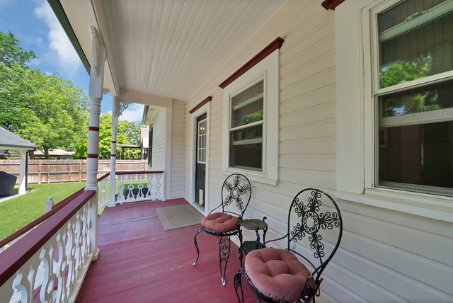 410 W Spring Street, Weatherford, TX 76086