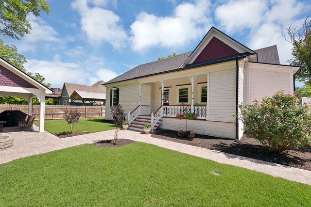 410 W Spring Street, Weatherford, TX 76086
