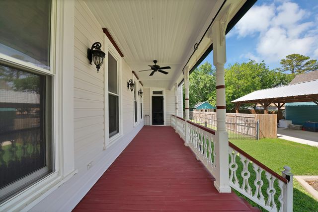 410 W Spring Street, Weatherford, TX 76086
