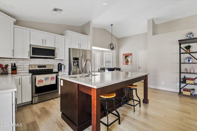 9032 E SUTTON Drive, Scottsdale, AZ 85260