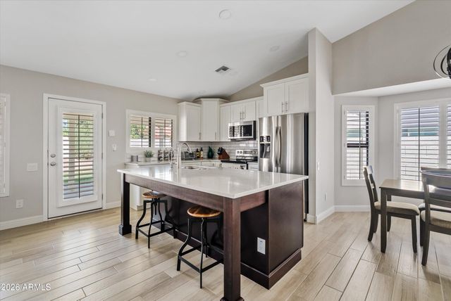 9032 E SUTTON Drive, Scottsdale, AZ 85260