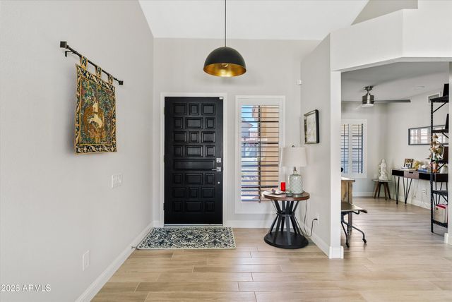 9032 E SUTTON Drive, Scottsdale, AZ 85260