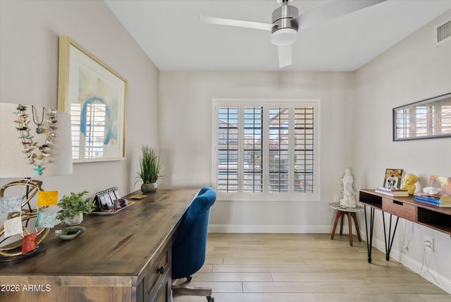 9032 E SUTTON Drive, Scottsdale, AZ 85260