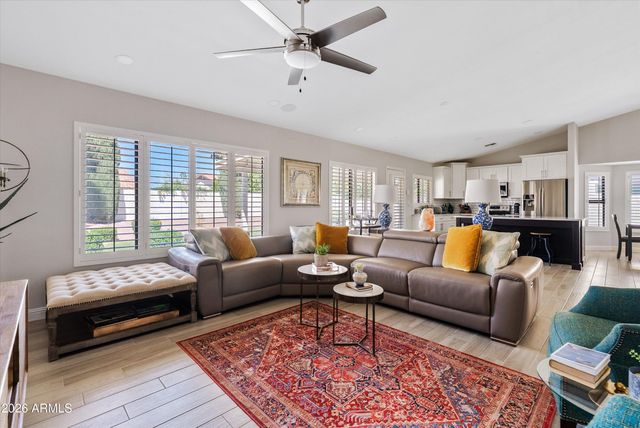 9032 E SUTTON Drive, Scottsdale, AZ 85260