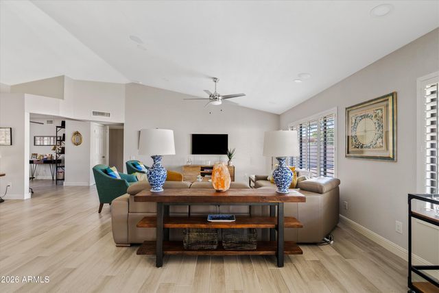 9032 E SUTTON Drive, Scottsdale, AZ 85260