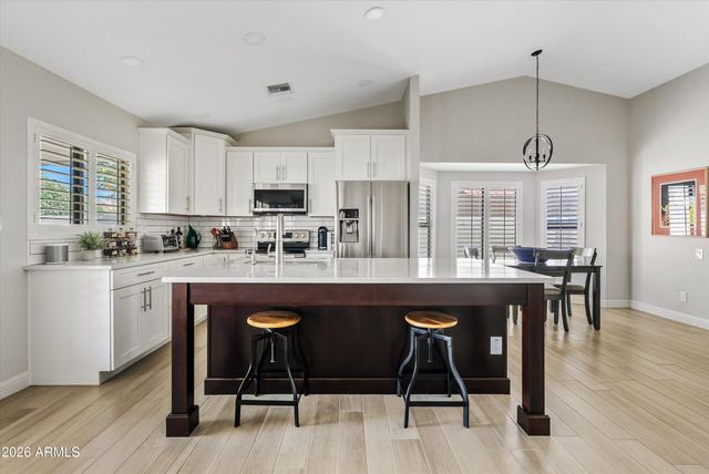 9032 E SUTTON Drive, Scottsdale, AZ 85260