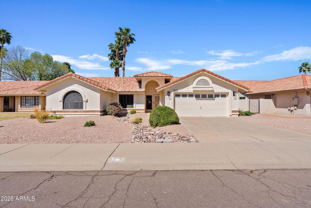 9032 E SUTTON Drive, Scottsdale, AZ 85260