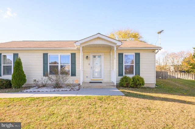 77 BARBIE LN, Martinsburg, WV 25405