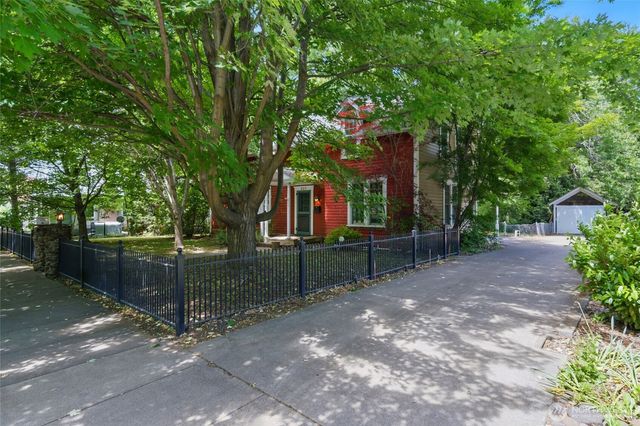 827 Hobson Street, Walla Walla, WA 99362