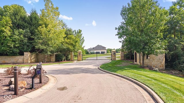 10470 Woodhall Lane, Carmel, IN 46032